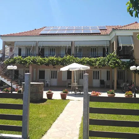 Velika Beach Rooms Apartmanhotel *