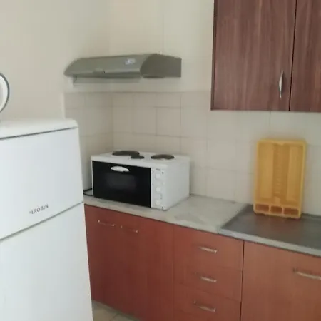 Velika Beach Rooms *